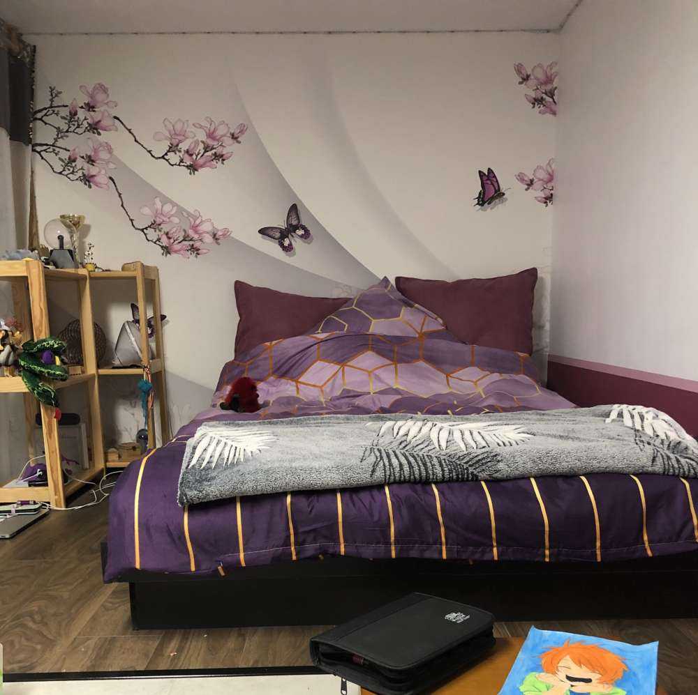Fond blanc en 3D avec fleur décorative