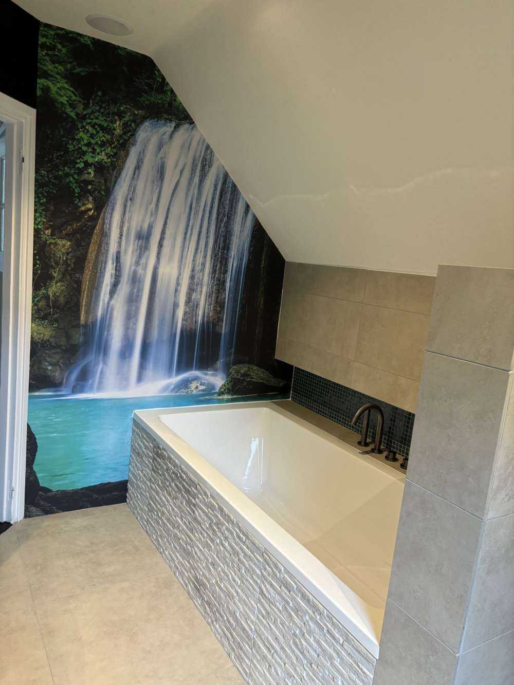 Chute d'eau bleue