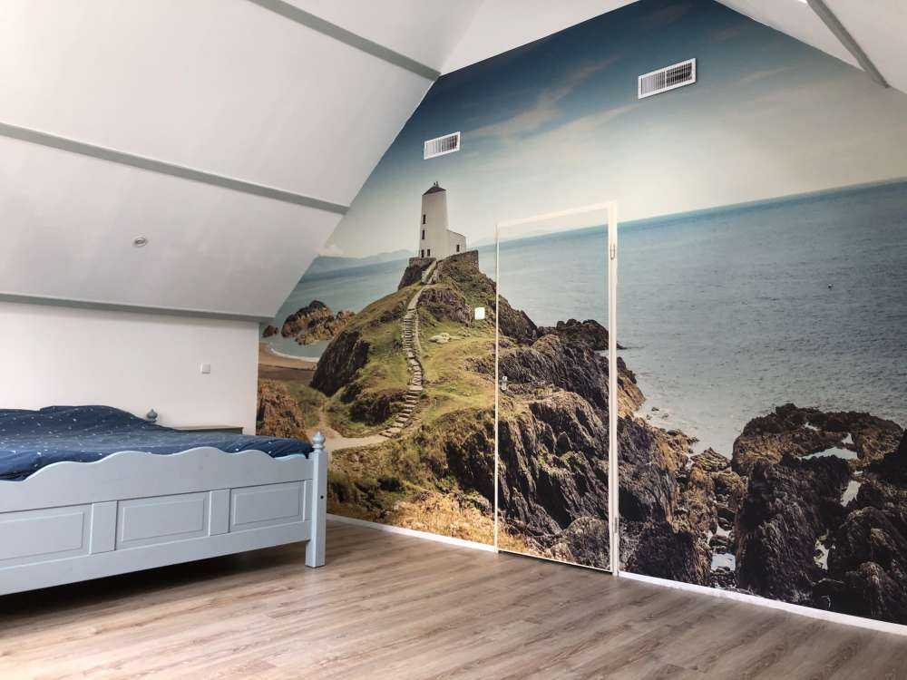 Phare sur un affleurement rocheux