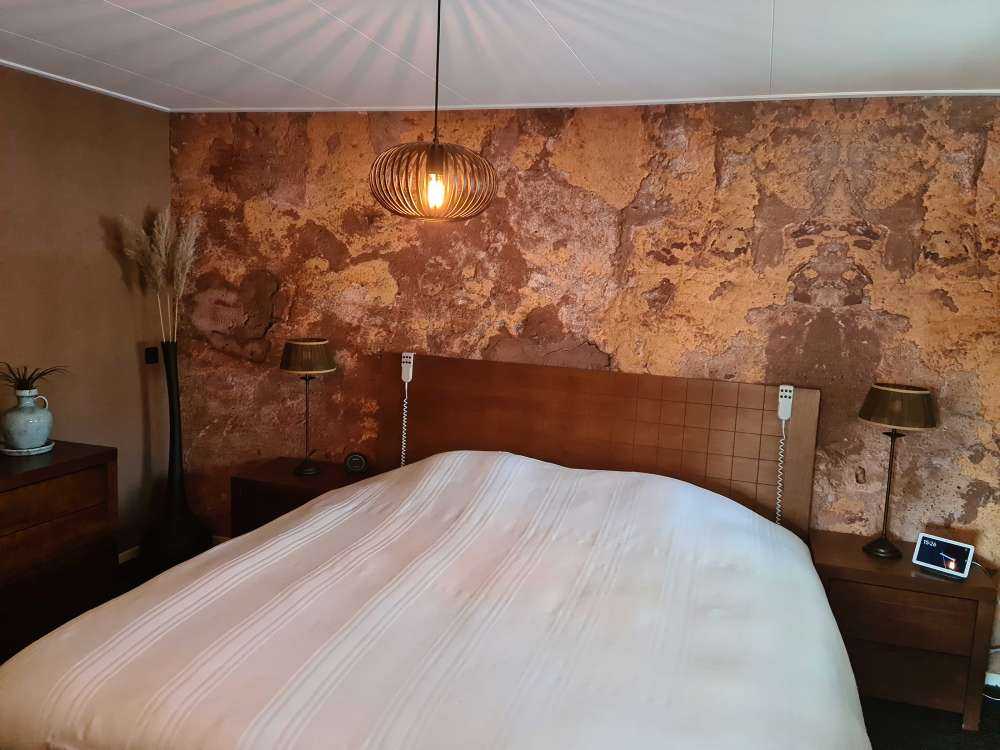 Ancien mur avec stuc jaune