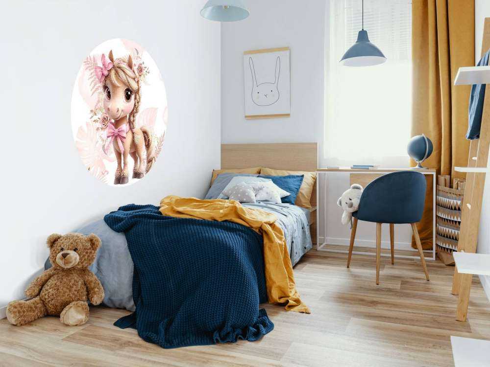 Poney élégant avec un nœud rose