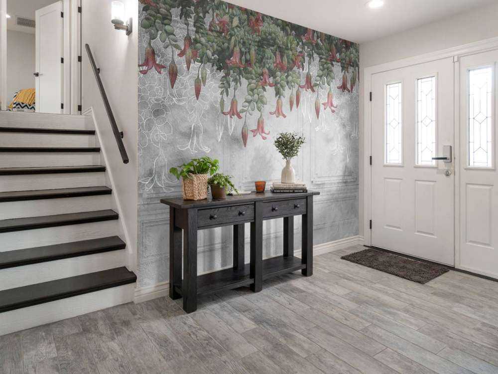 Mur gris classique avec fleurs