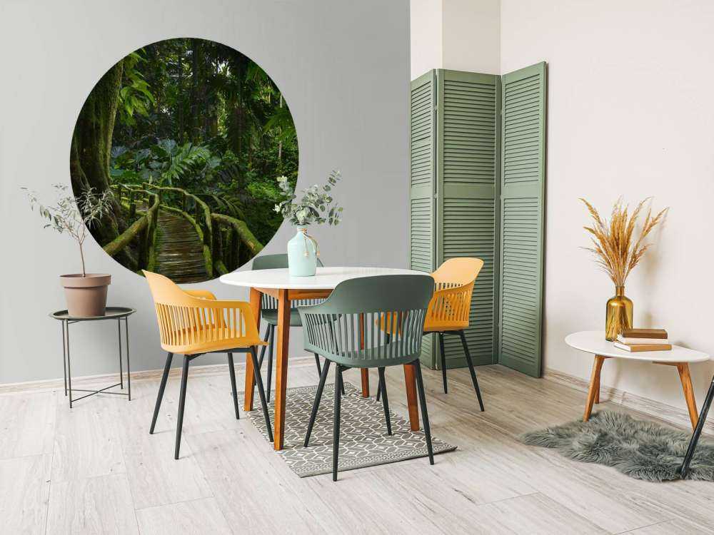 Pont étroit dans la jungle