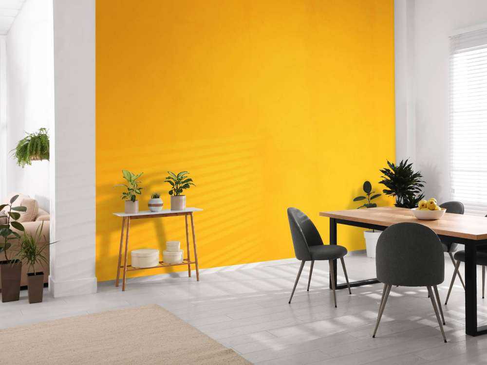 Béton jaune orangé ensoleillé