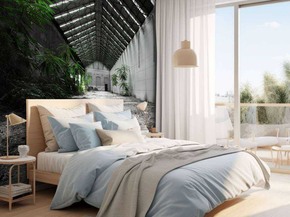 Hall industriel avec des plantes