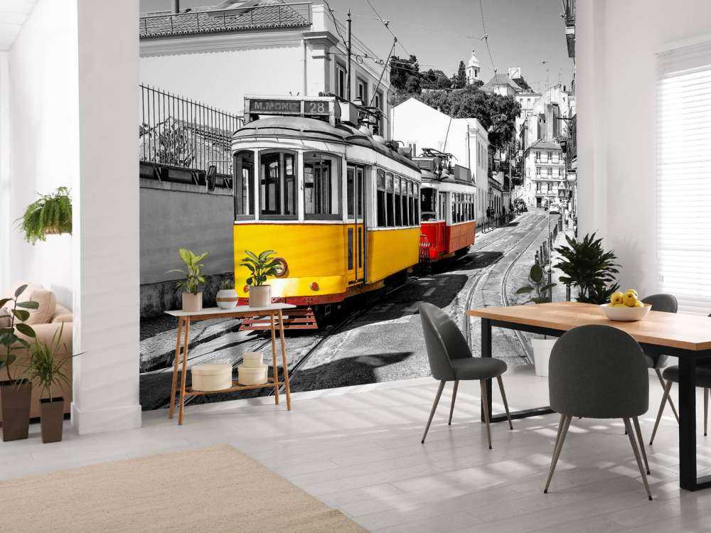 Tram jaune et rouge