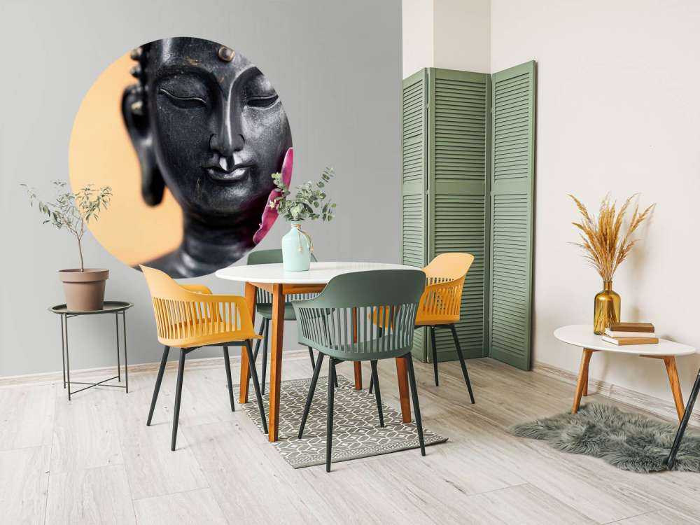 Bouddha et l'orchidée rose