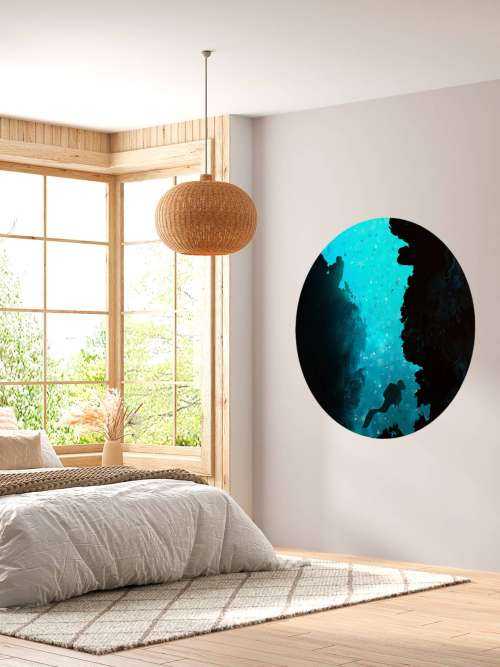 Plongeur sous-marin dans une grotte