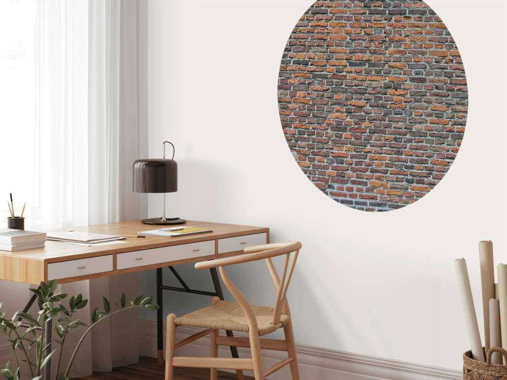 Ancien mur de briques restauré