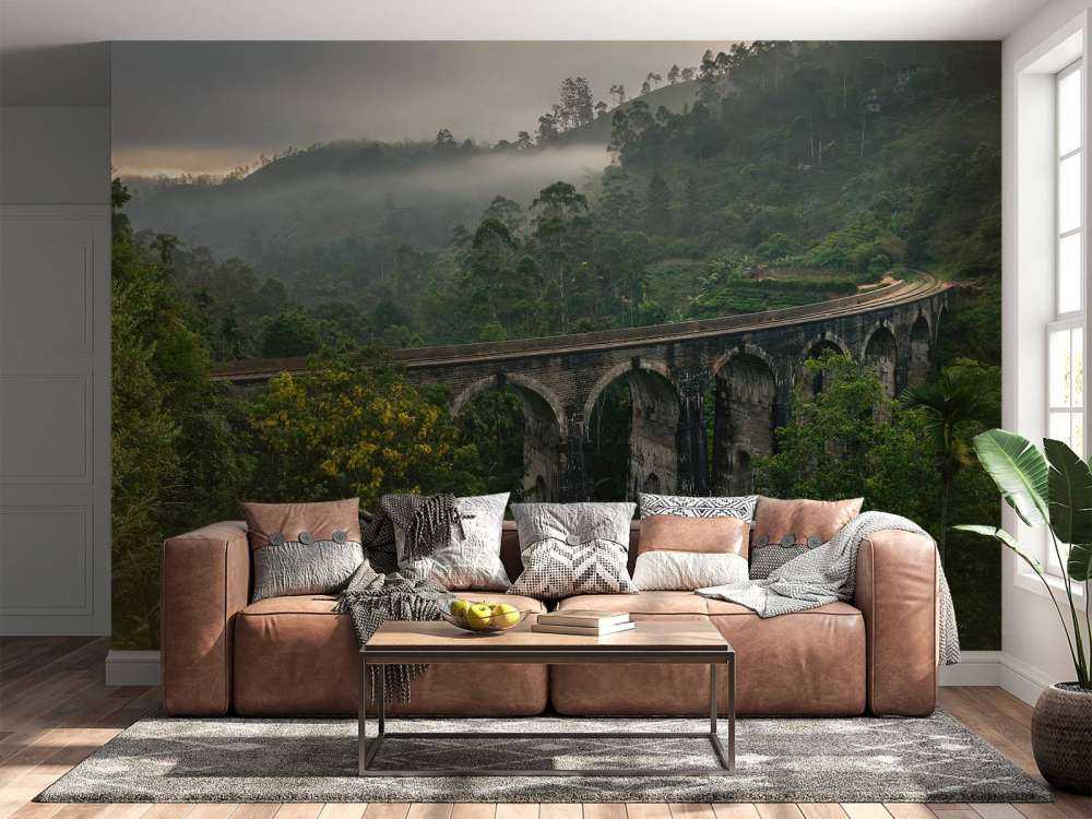 Pont ferroviaire à travers la jungle