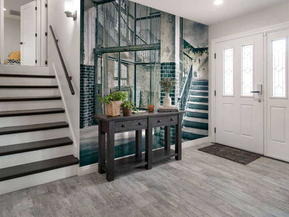 Ancien escalier et cage d'ascenseur