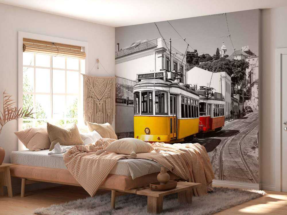 Tram jaune et rouge