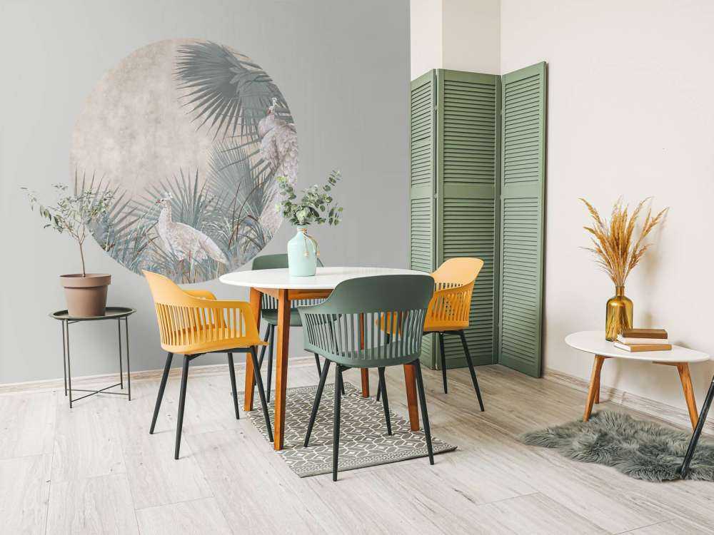 Élégance discrète du Paon