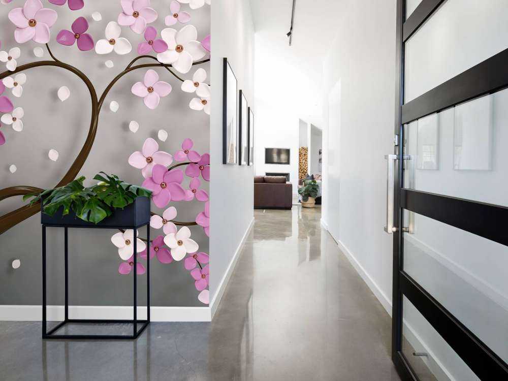 Arbre aux fleurs violettes et blanches