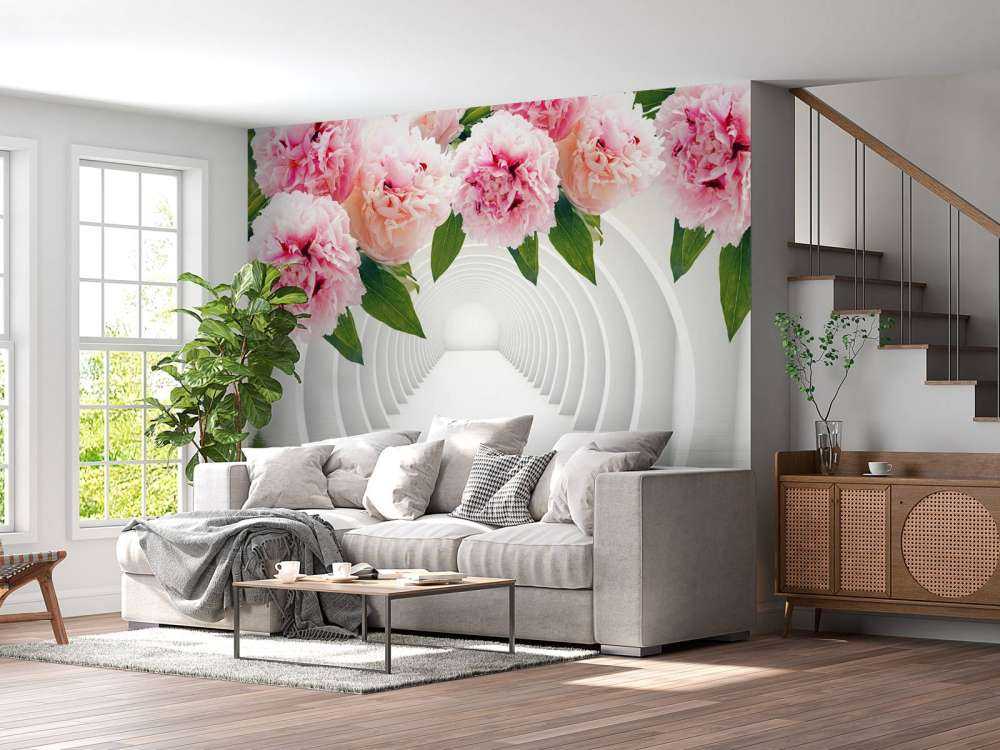 Tunnel avec des pivoines