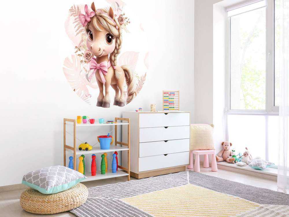 Poney élégant avec un nœud rose