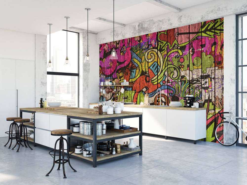 Graffitis de rue sur du vieux bois