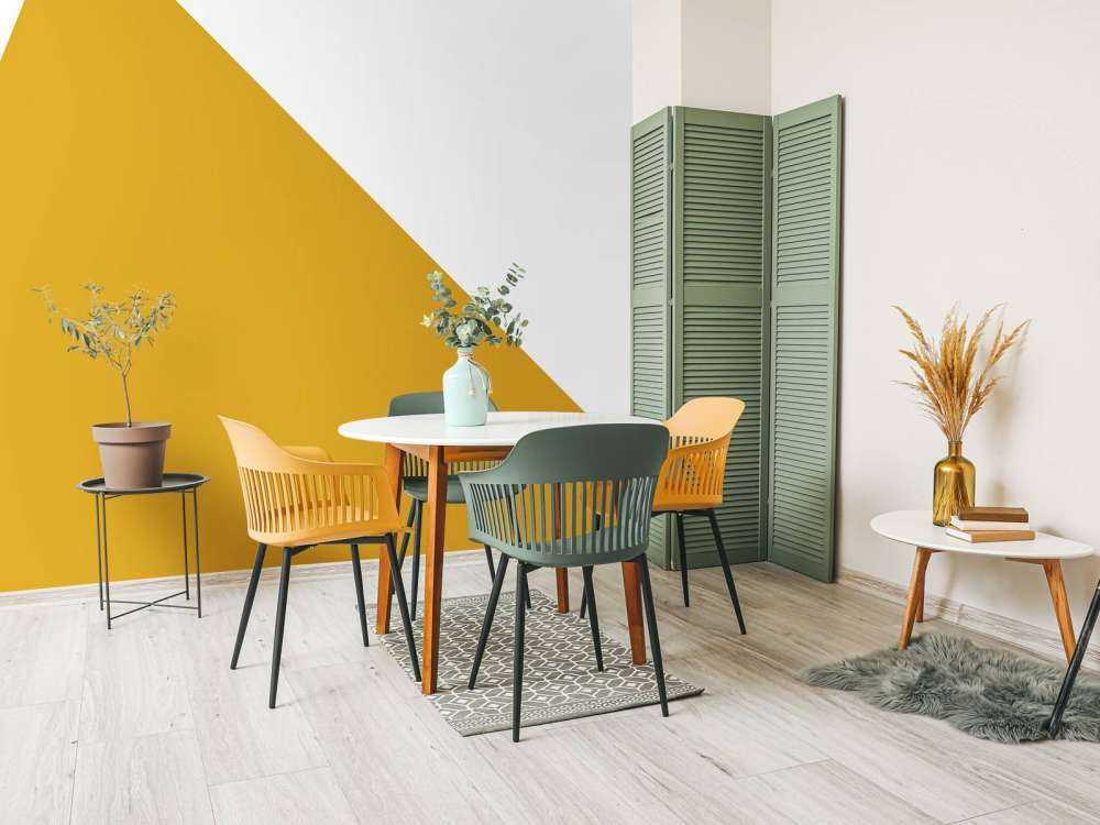 Triangle, jaune ocre