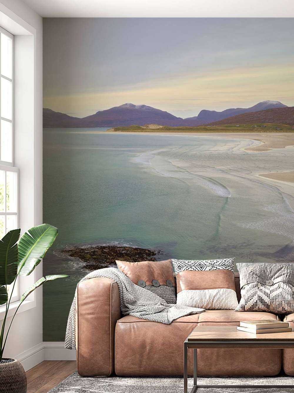 Mer et montagnes le long de la mer