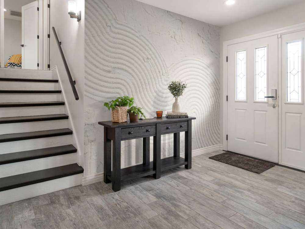 Lignes et structures organiques en blanc cassé