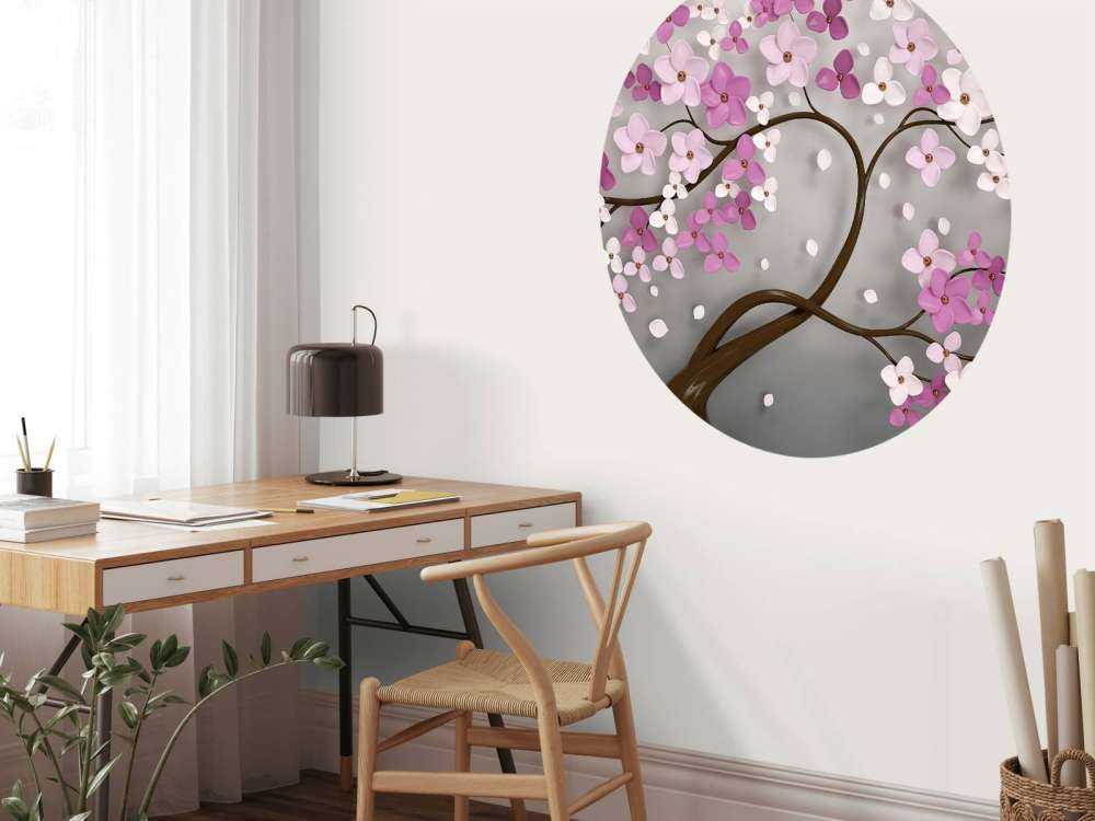 Arbre aux fleurs violettes et blanches