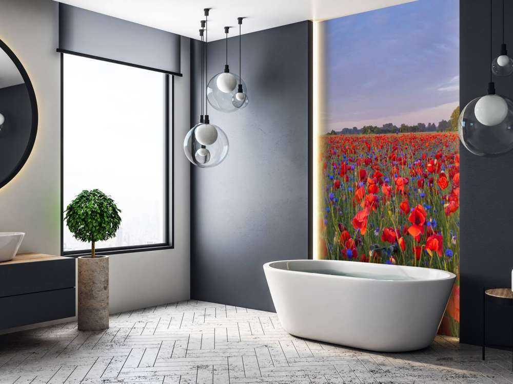 Fleurs bleues et coquelicots rouges