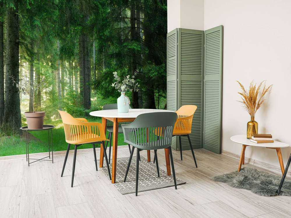 Forêt de conifères verts
