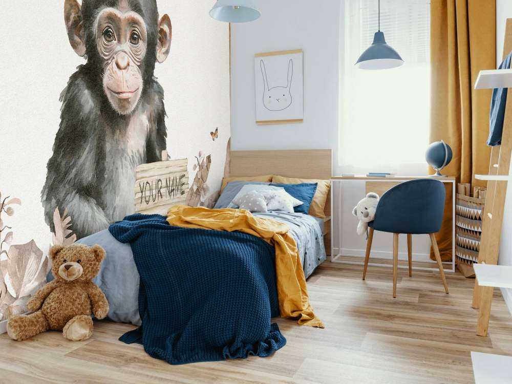 Bébé chimpanzé dans la jungle taupe