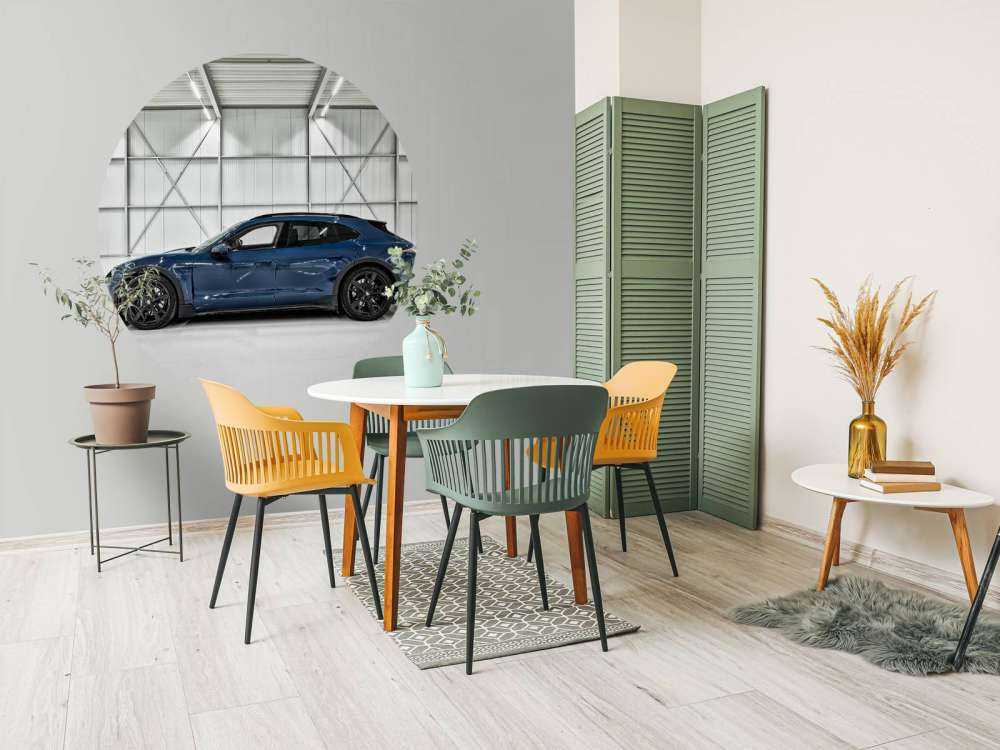 Porsche dans le hall industriel