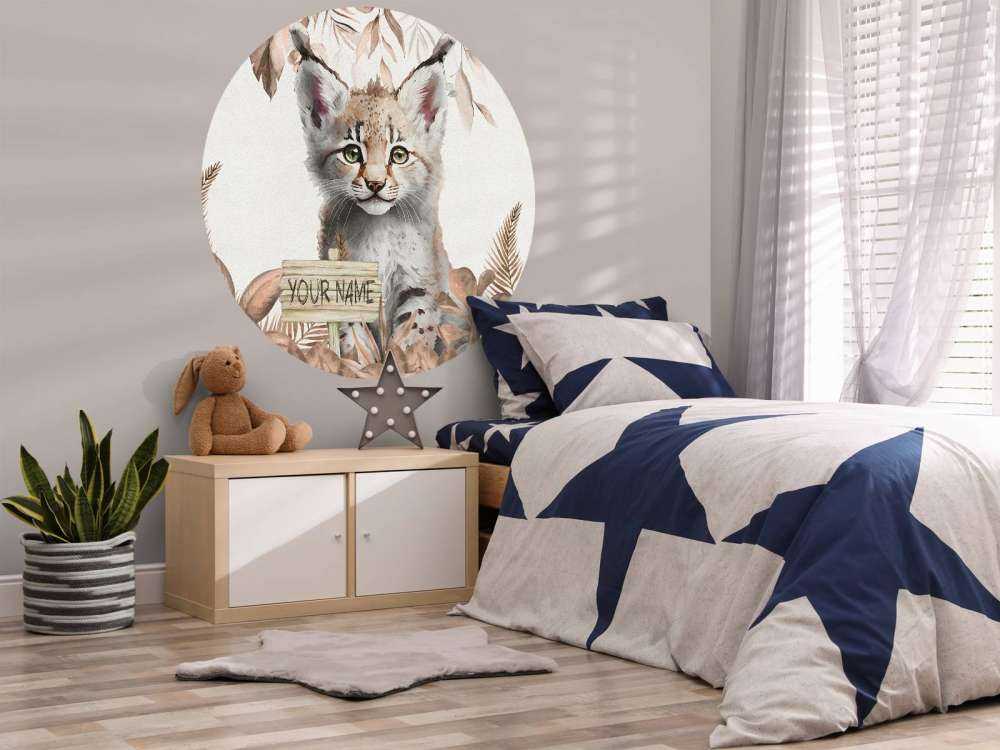 Bébé lynx dans la jungle taupe