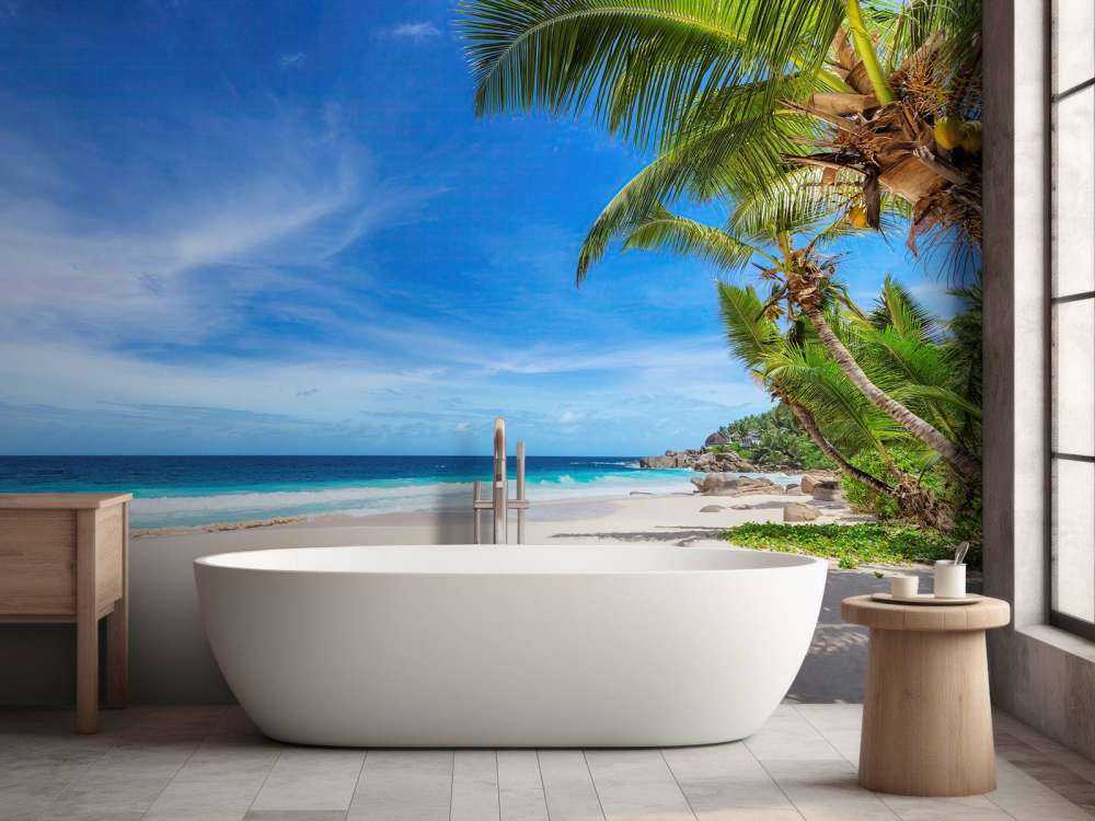 Plage tropicale avec palmier