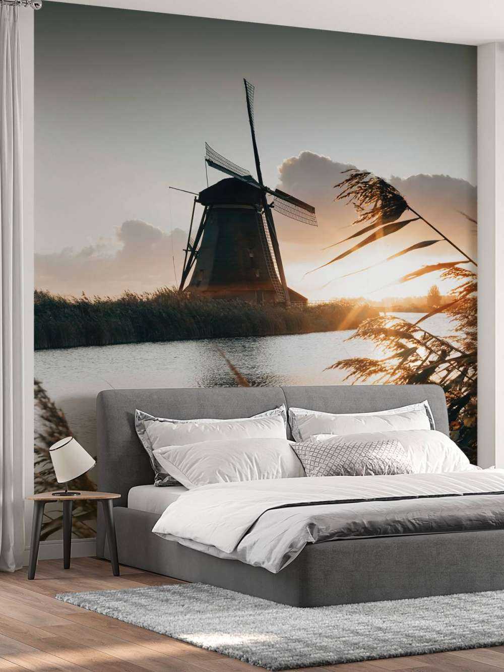 Moulin à vent au lever du soleil