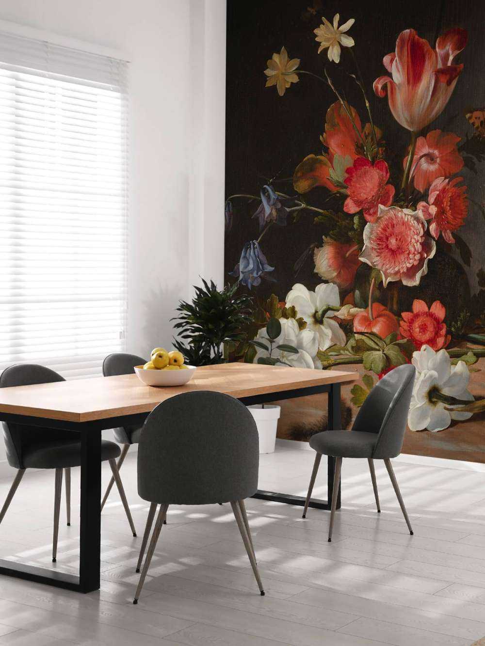 Nature morte avec un bouquet en développement