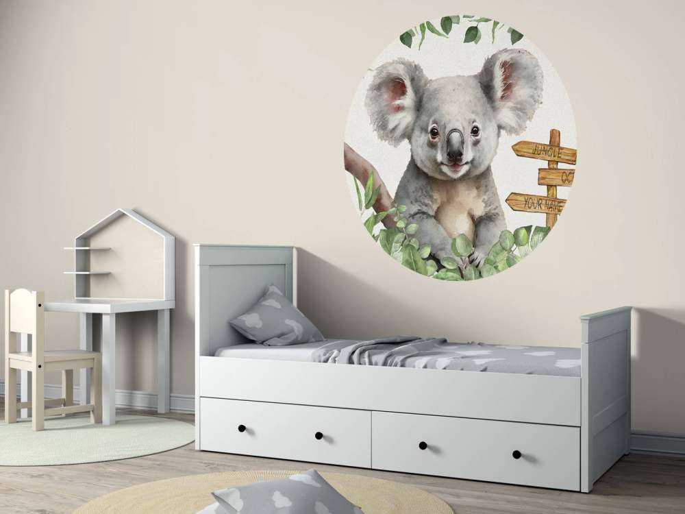 Bébé koala dans la jungle