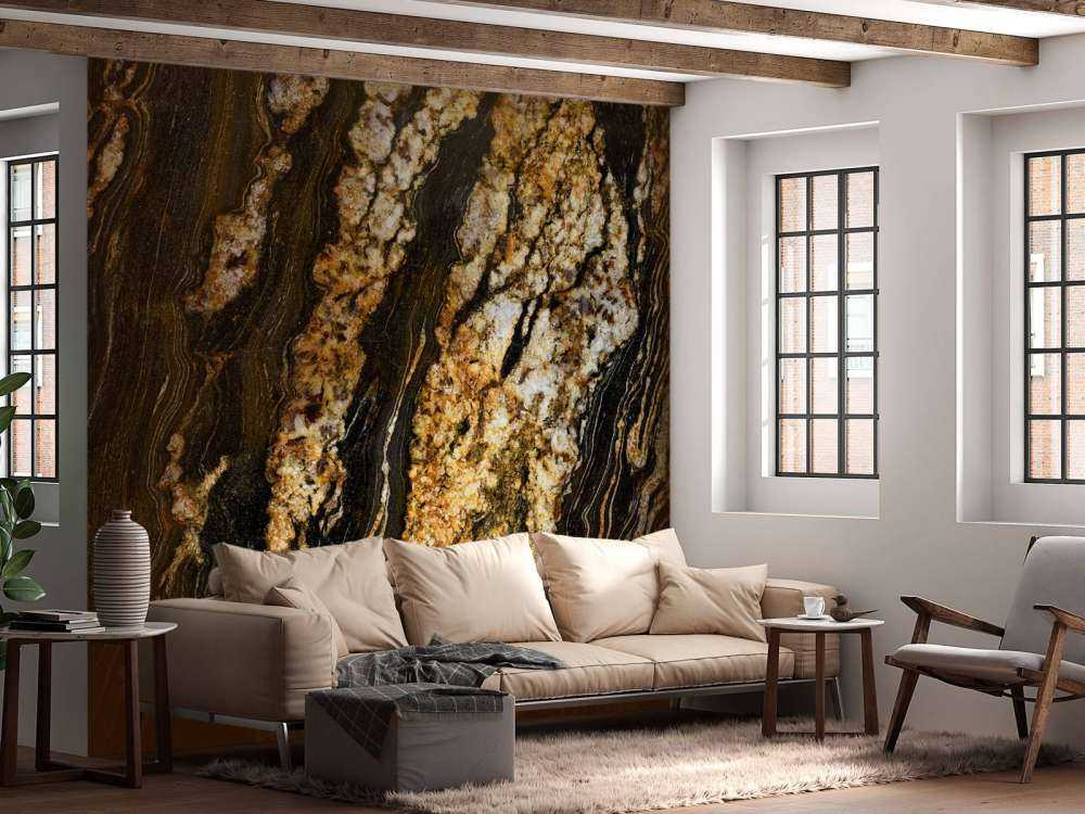 Marbre foncé avec structure en or