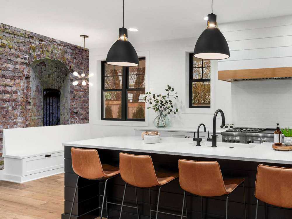 Encastrement dans un vieux mur