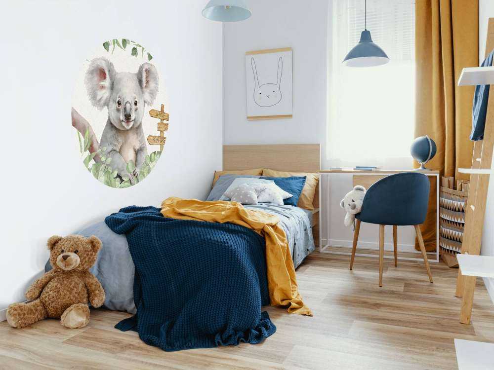 Bébé koala dans la jungle