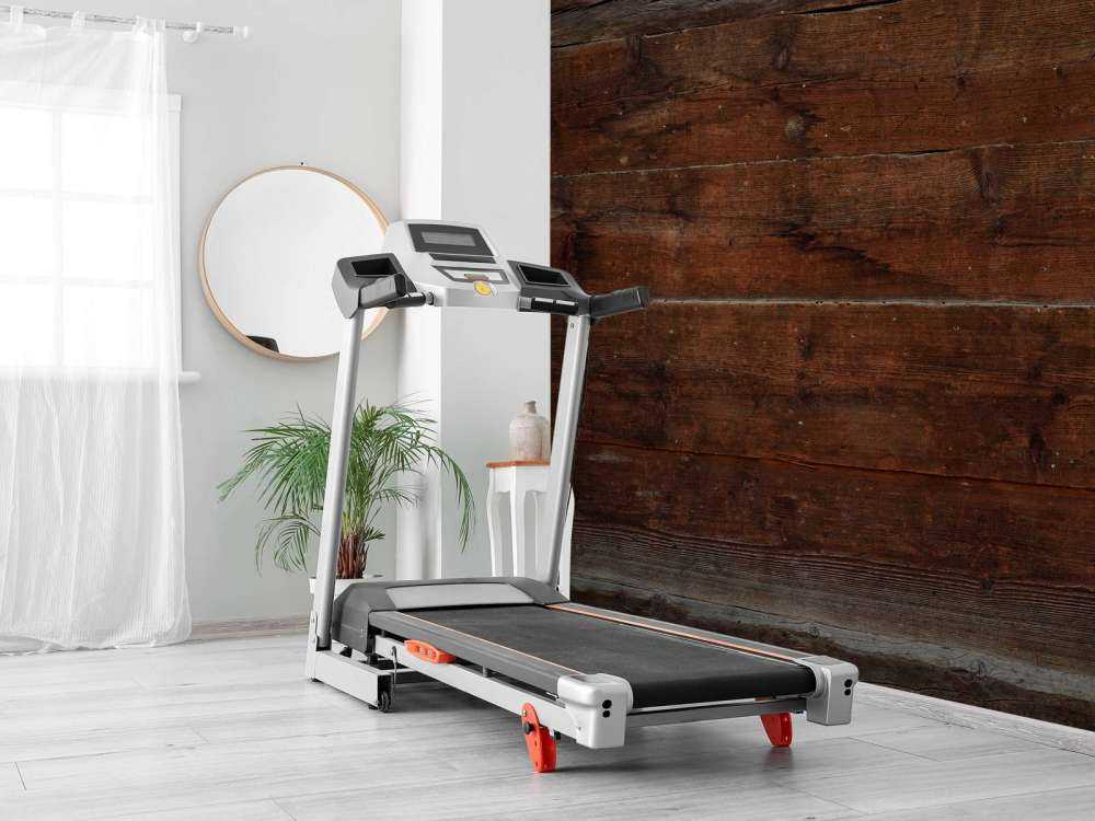 Diverses planches de bois foncé