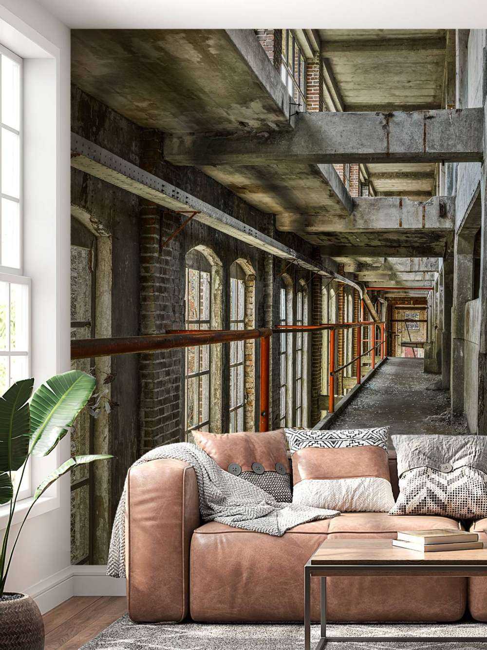 Passerelle dans un bâtiment abandonné