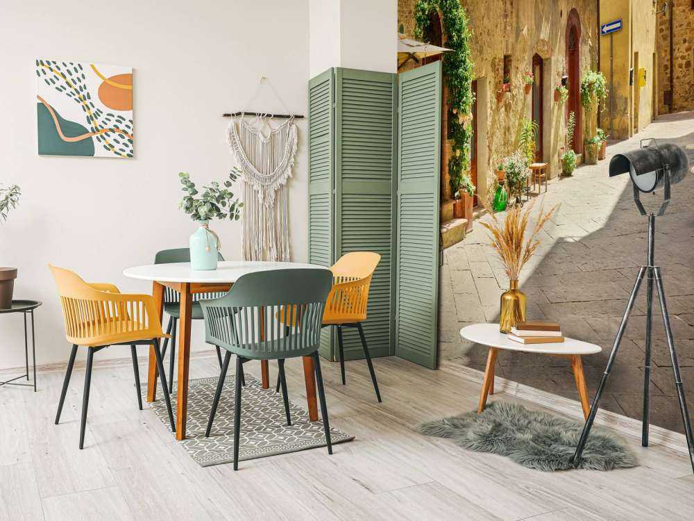 Terrasses dans une rue ancienne