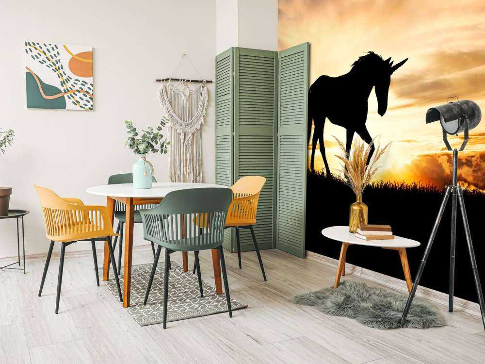 Silhouette de licorne au coucher du soleil
