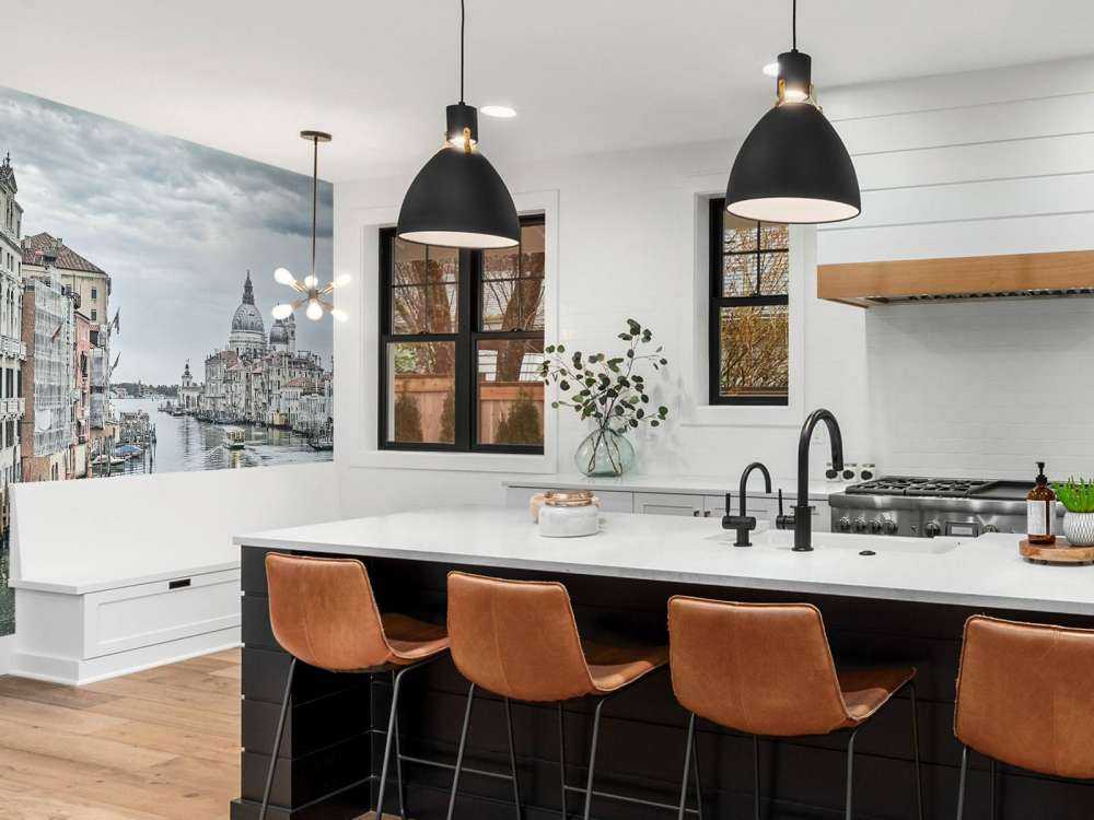 Canal avec des bateaux à Venise