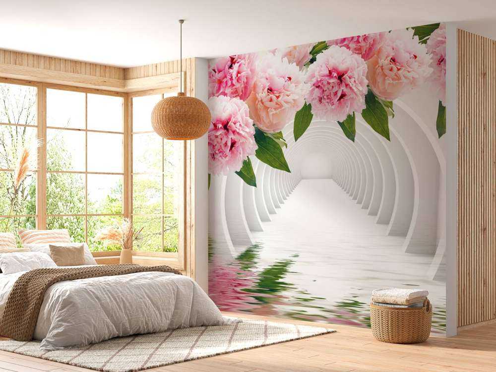 Tunnel avec des pivoines