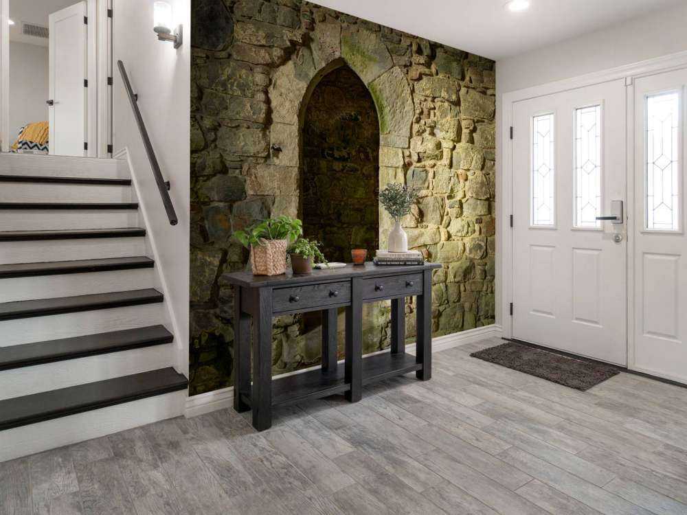 Ancien mur avec passage