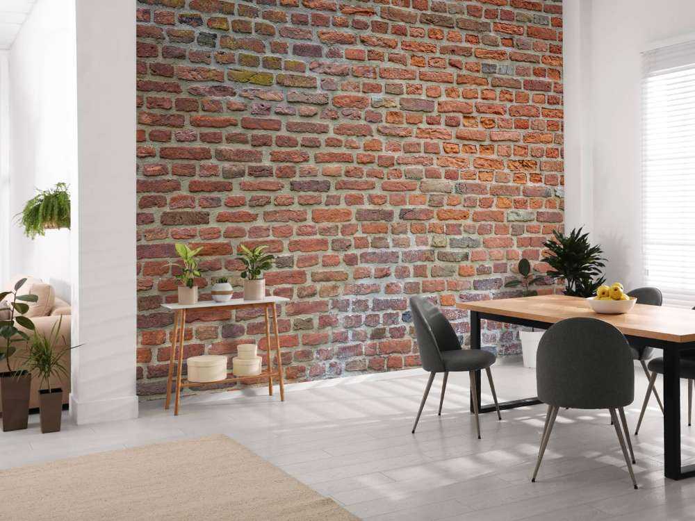 Mur avec de grandes et petites briques