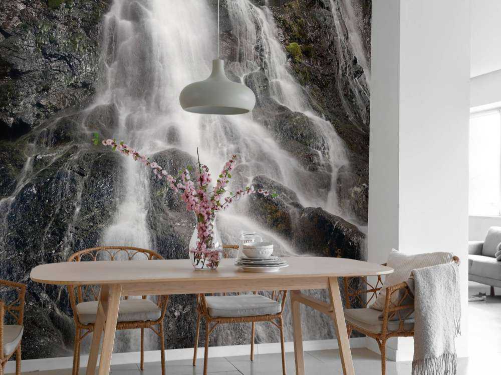 Cascade sur rocher