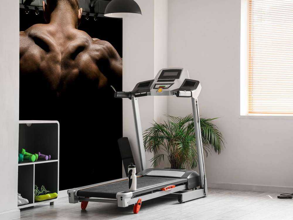 Homme au dos musclé