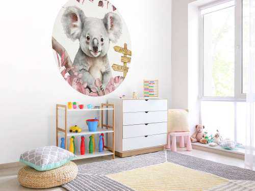 Bébé koala dans la jungle rose